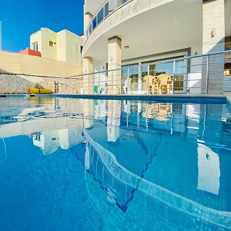 Villa Nda Havuzlu Muhtesem Roma Kusadası