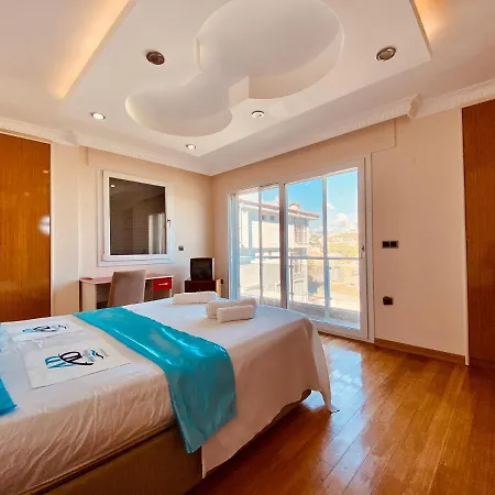 Nda Havuzlu Muhtesem Roma Villa Kusadası