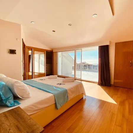 Nda Havuzlu Muhtesem Roma Villa Kusadası